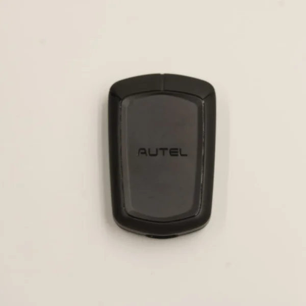جهاز محاكاة المفتاح الذكي Autel APB112 Smart Key Emulator 4 لقطة مقربة للواجهة الأمامية لجهاز محاكي المفتاح الذكي Autel APB112.