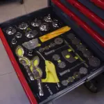 لوحة أدوات مكابح ومفاتيح فلتر زيت ضمن عدة صيانة سيارات JW-11